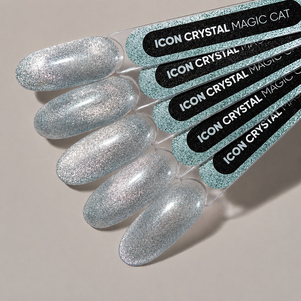 Esmalte Magic Cat Eye Crystal Icon Patrisa Nail 8 ml